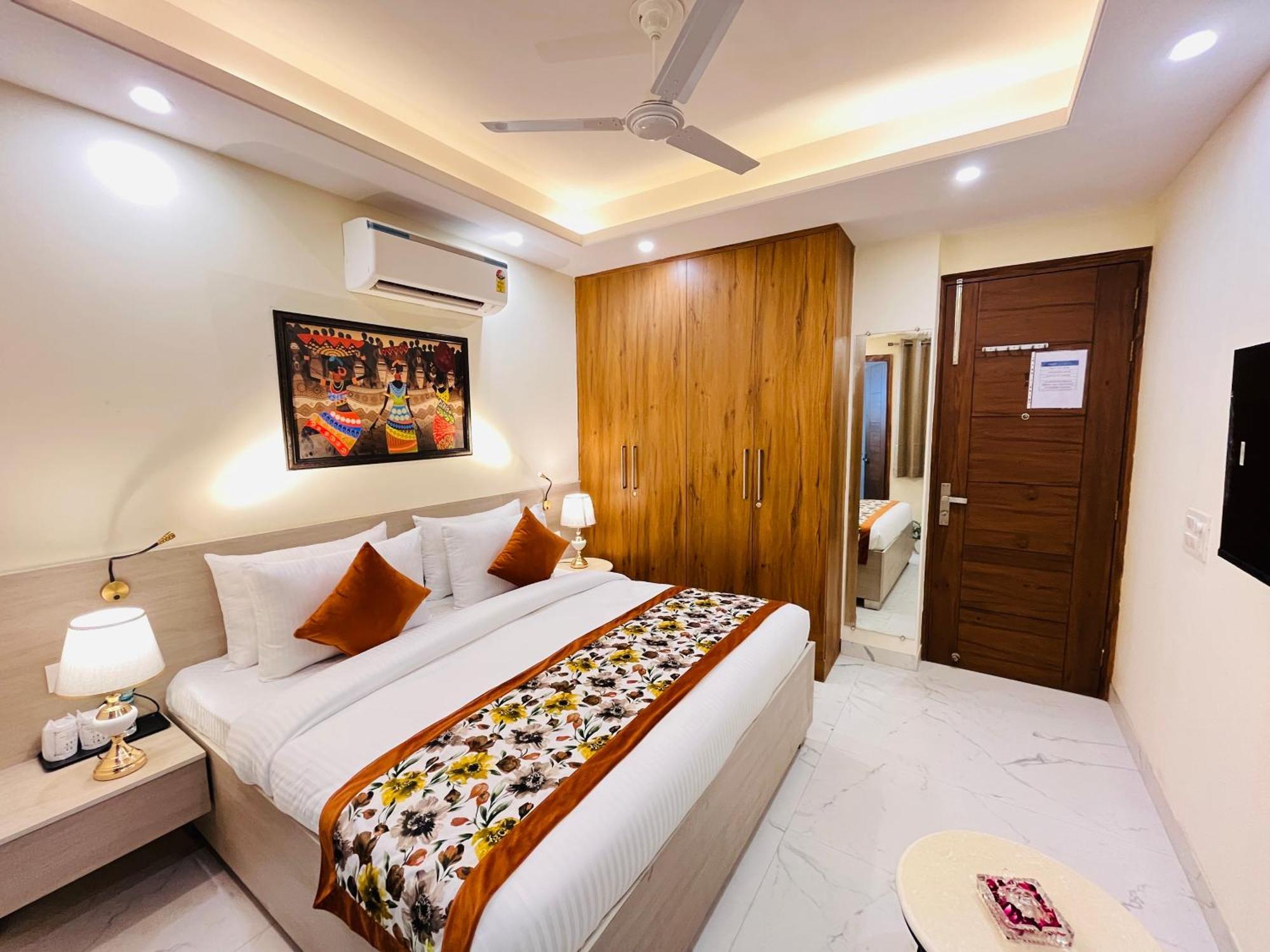 Ivaan Homes Opposite To Iskcon Temple East Of Kailash Hotel New Delhi