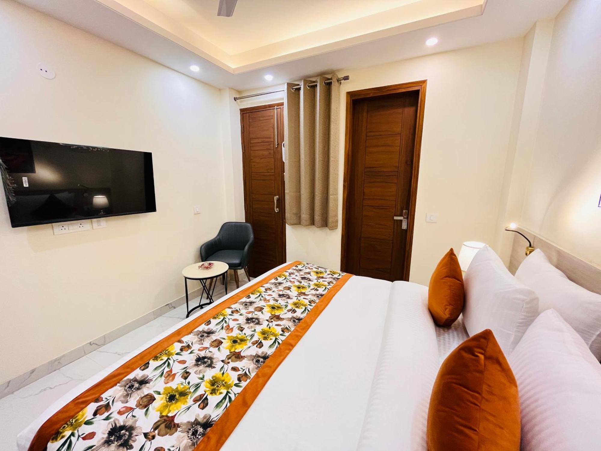Hotel Ivaan Homes Opposite To Iskcon Temple East Of Kailash New Delhi