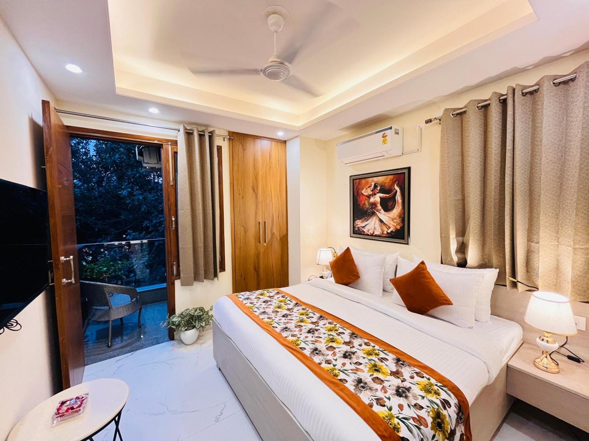 Ivaan Homes Opposite To Iskcon Temple East Of Kailash Hotel New Delhi