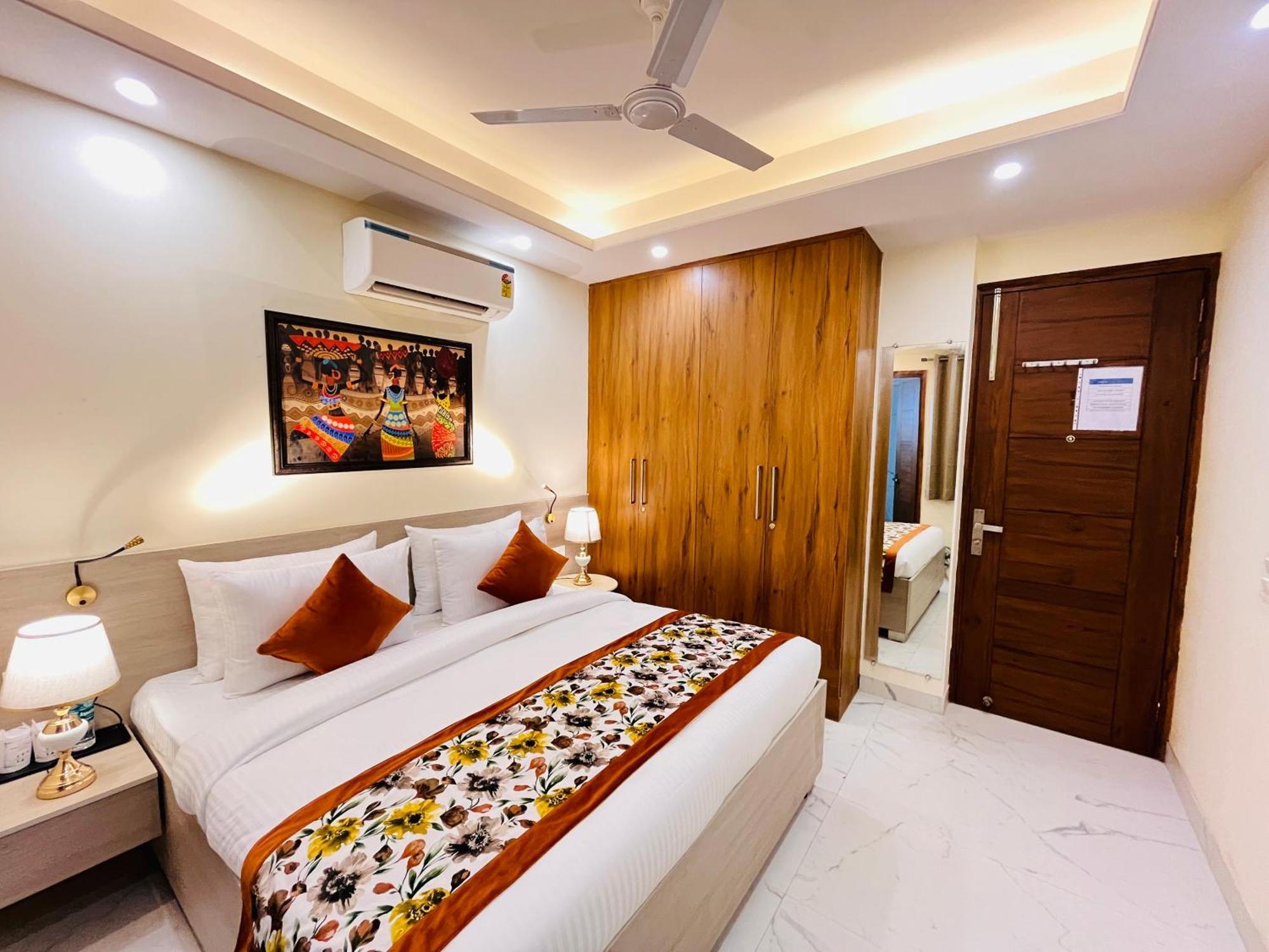 Ivaan Homes Opposite To Iskcon Temple East Of Kailash Hotel 3*