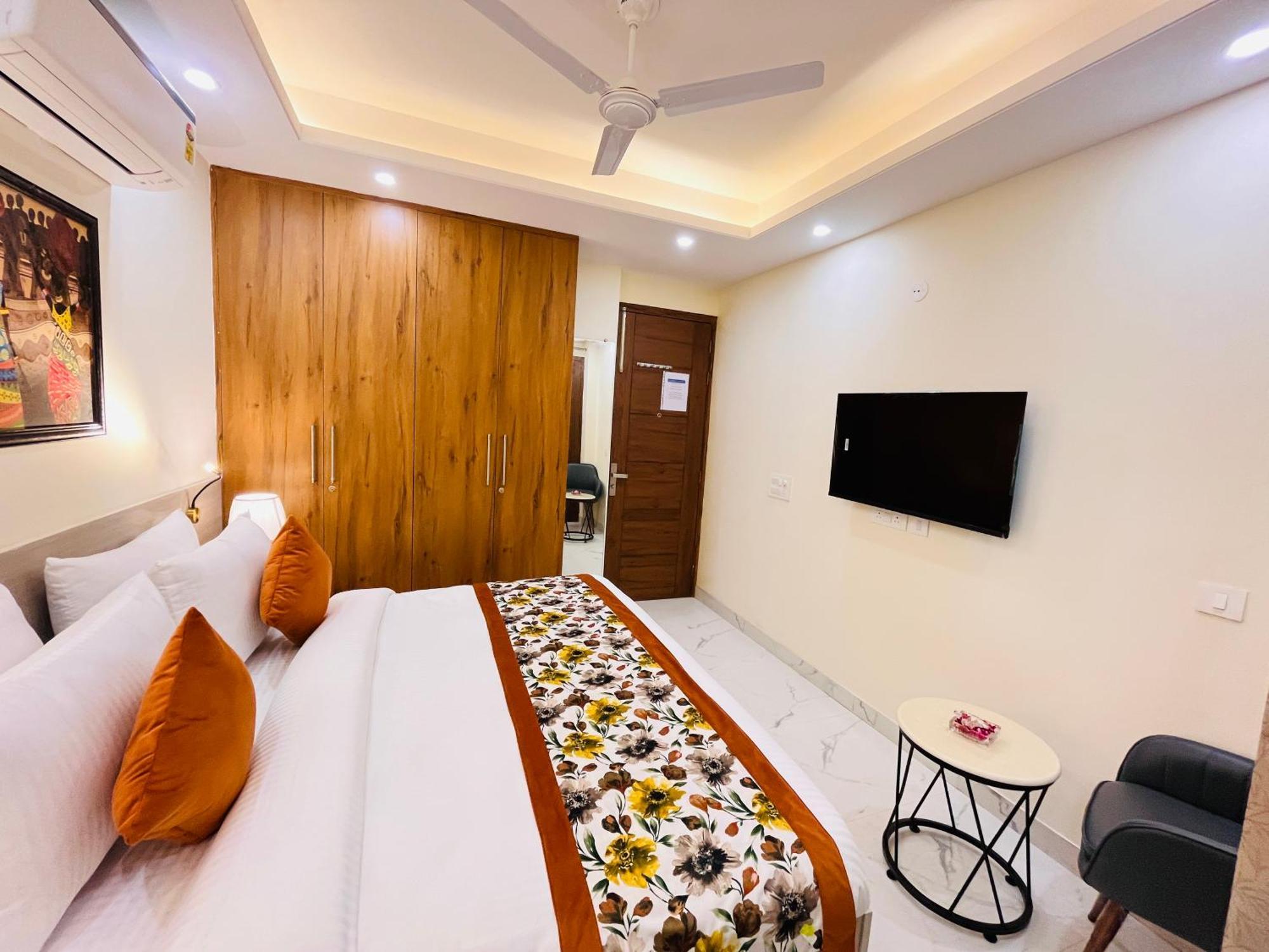 Ivaan Homes Opposite To Iskcon Temple East Of Kailash 3*